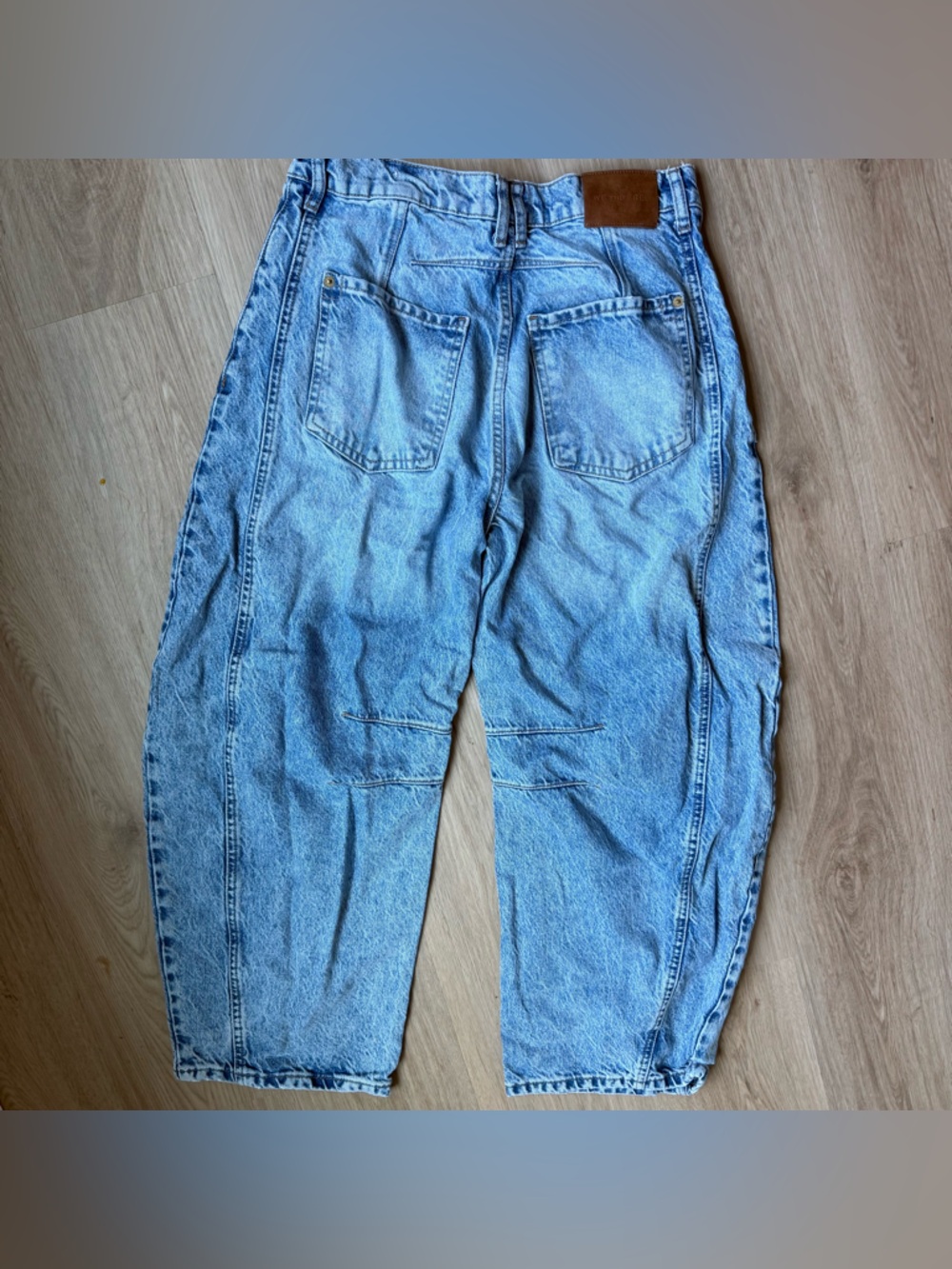 We The Free Good Luck Mid Rise Barrel Jeans in Ultra Light Beam Sz 27 - Picture 3 of 4